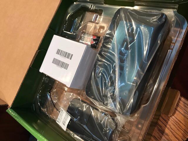 Shure BLX14/CVL Lavalier Audio System H10 Band (542-572 MHz) - BLX4 Receiver, BLX1 Bodypack and CVL Clip-On Lavalier Mic, Up to 14 Hr Battery, 300 ft Range customer photo 1