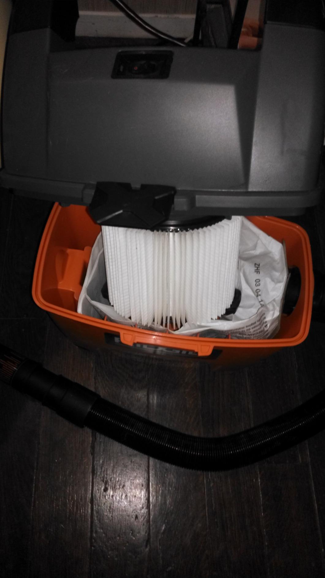 RIDGID Portable Wet Dry Vacuum Cleaner - 3-Gallon, 3.5 Peak HP Auto Vacuum for Car, Garage or In-Home Use customer photo 2