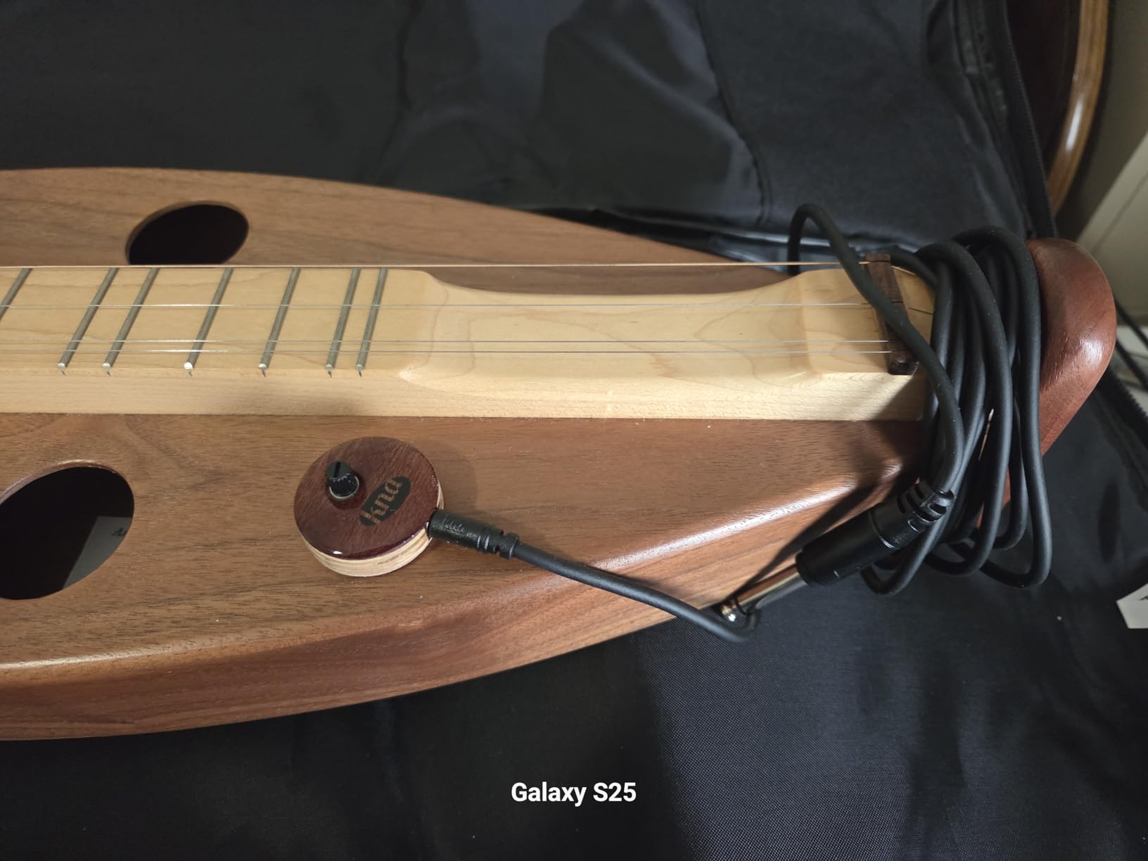 KNA UP-2 Universal Stick-On Piezo Pickup customer photo 1