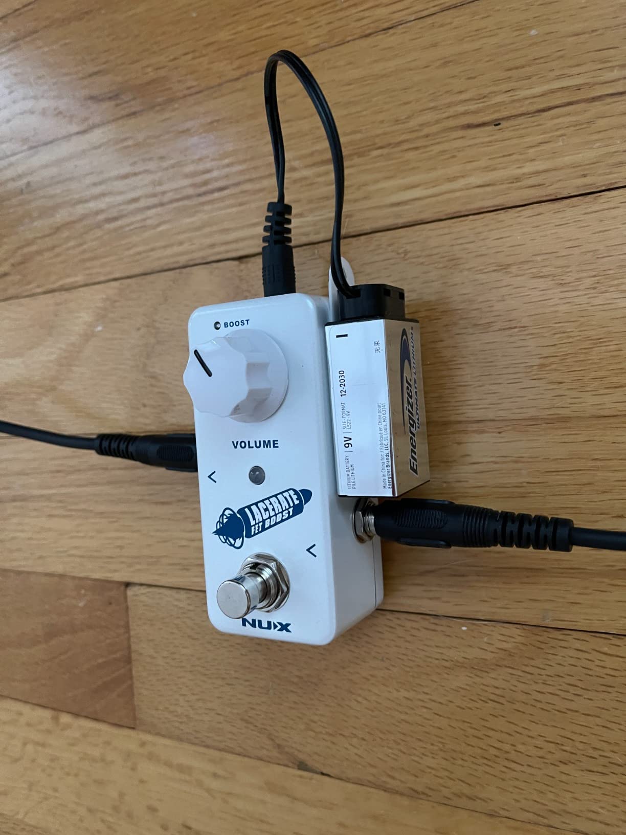 NUX Lacerate Mini Booster Guitar Boost Pedal, Dual FET Circuit Design Clean & Crank Boost, Luminous Control Knob True Bypass or Buffer Bypass customer photo 2