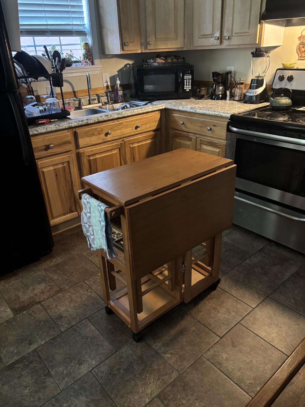 Winsome Suzanne Kitchen Table Set with Stools, 33