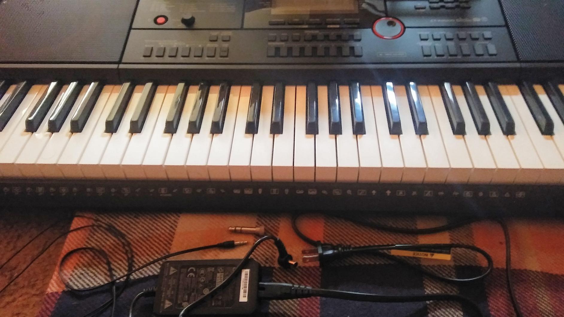 Casio CT-X3000 - 61-Key Portable Arranger Keyboard | 800 Tones, 235 Rhythms, DSP Effects, 17-Track Recorder, USB MIDI, 12W Speakers, Phrase Pads, Aux In | Performance Power Anywhere customer photo 2