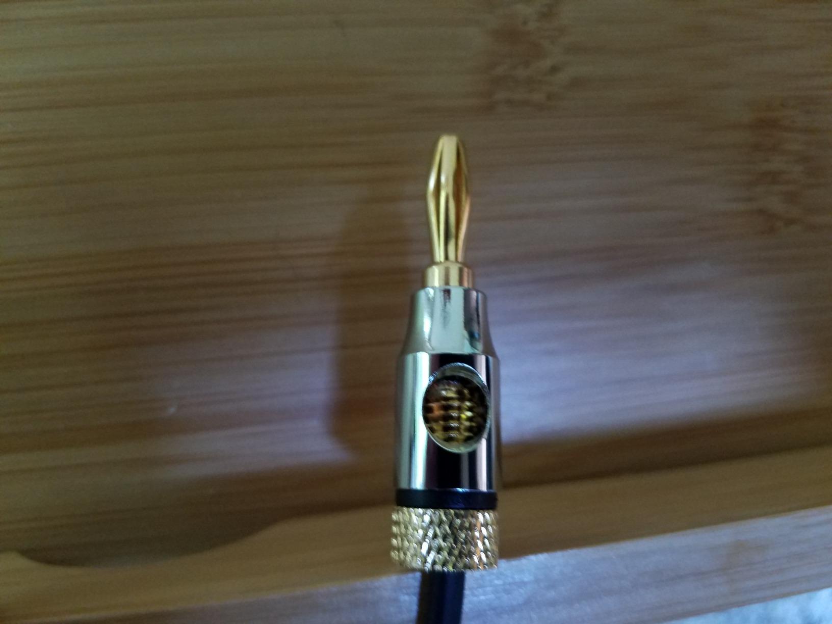 Amazon Basics Banana Plug 16AWG Speaker Cable Wire, CL2 Rated for in-Wall Use, Gold-Plated Banana-Tip Plugs, 6 Foot customer photo 1