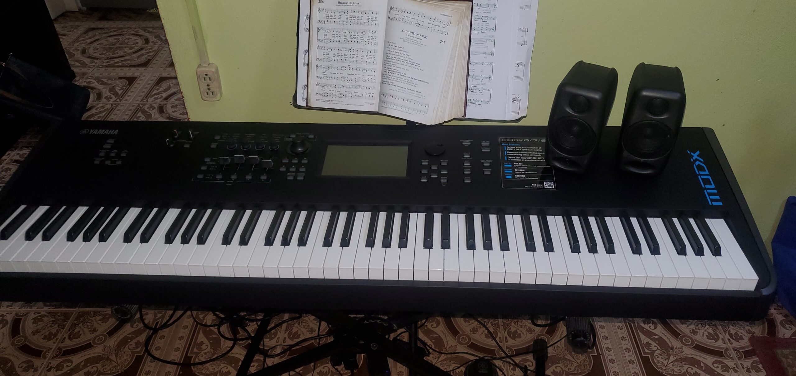 Yamaha MODX8 88-Key Synthesizer Workstation customer photo 2