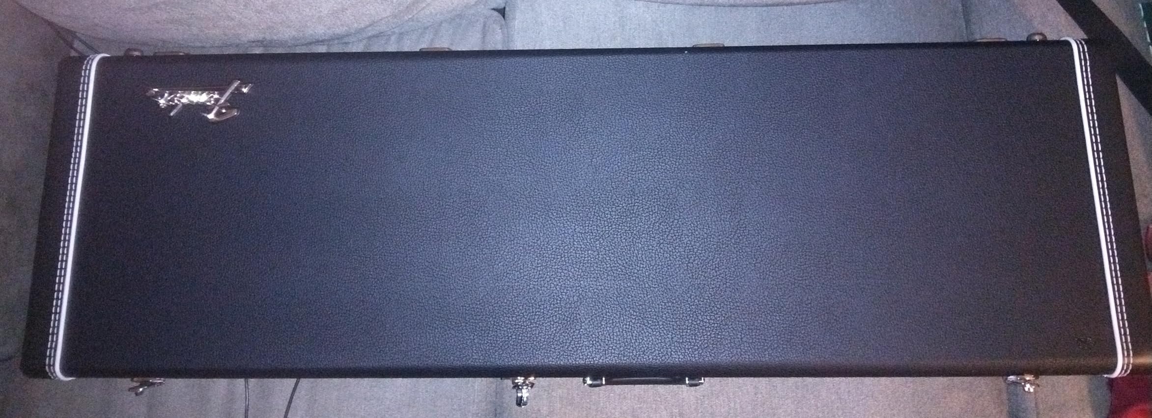 Fender Classic Series Wood Case, Stratocaster/Telecaster, Black customer photo 2