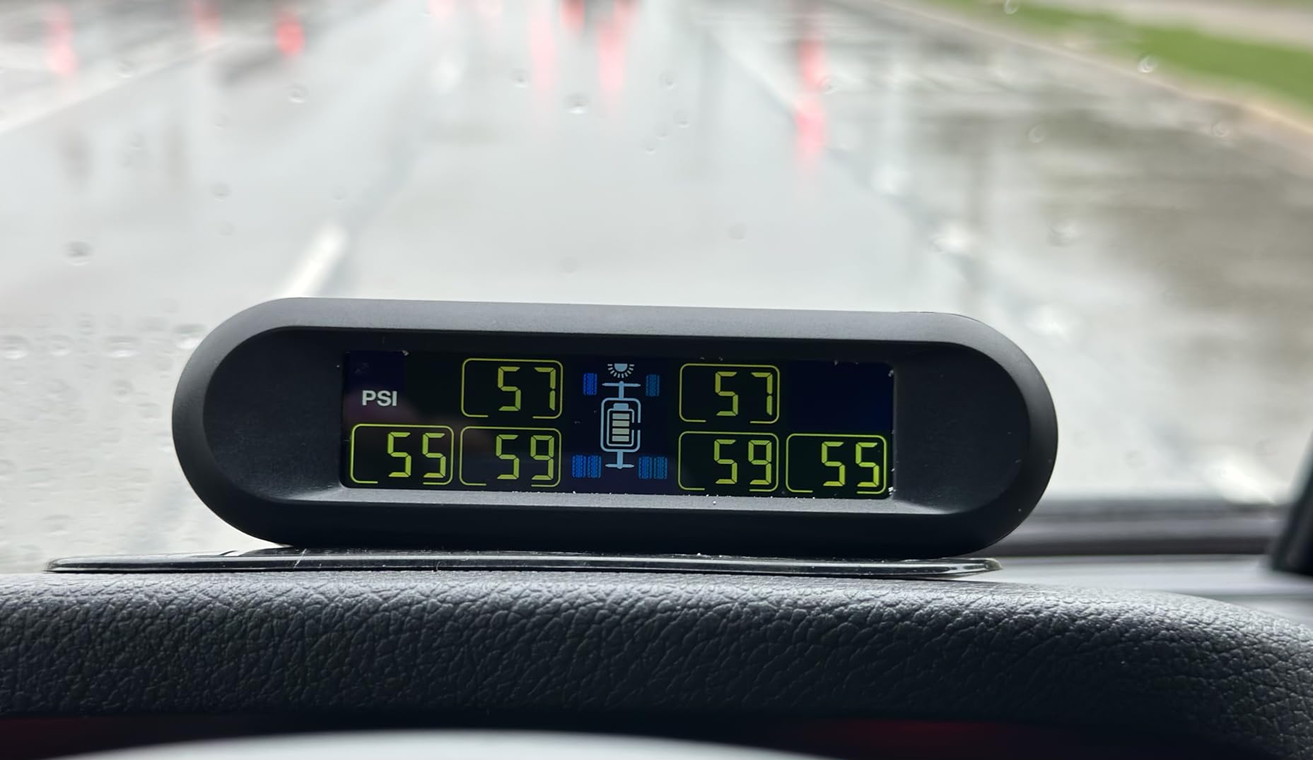 Tire Pressure Monitoring System RV Solar Wireless TPMS High Brightness for Trailer Travel Motorhome (0~199PSI) with 6 Sensors, 5 Alarm Modes Tire Pressure Monitor Real-time Alarm System customer photo 1