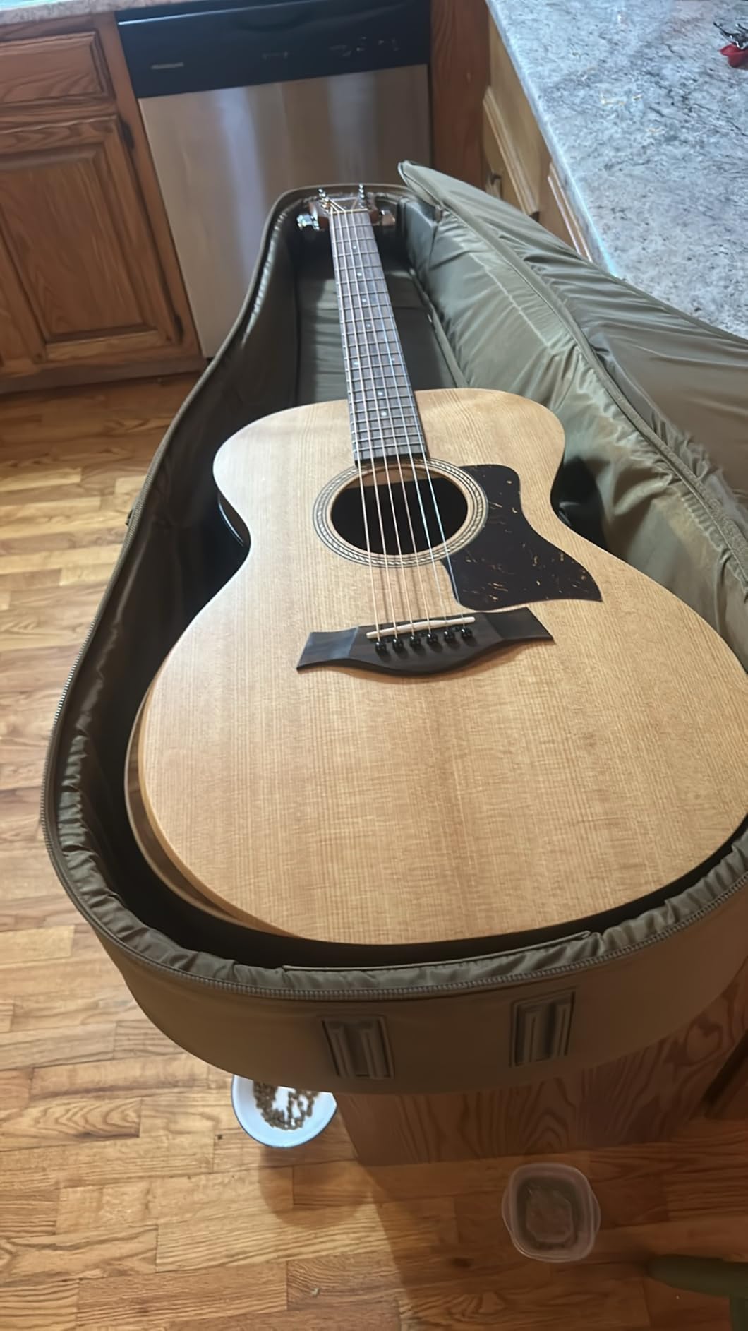 Taylor Academy 12e Grand Concert Sitka Spruce/Sapele Maple Neck customer photo 1