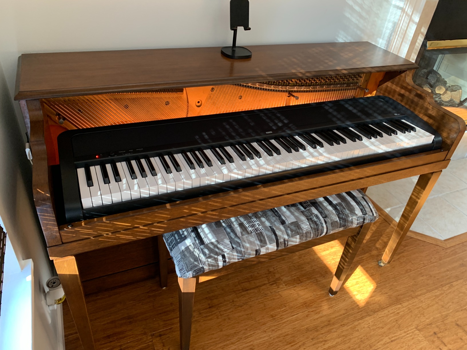 Korg B2 88-Key Digital Piano with Audio and MIDI USB - Software Included - Black customer photo 2