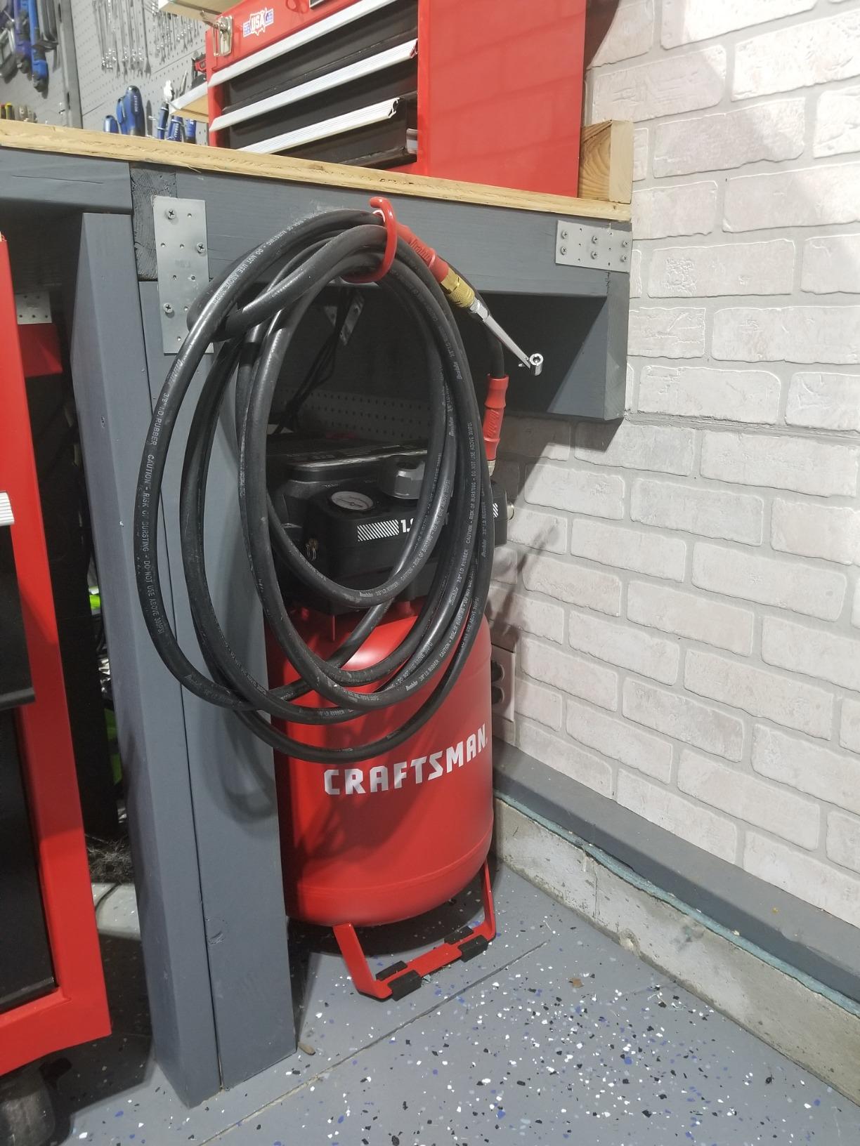 Craftsman Air Compressor 10 Gallon, Peak 1.8 HP, Max 150 PSI, 4.0 CFM@90PSI, 5.0 CFM@40PSI, Oil-free, Portable Air Compressor with Wheel, 120V, Model: CMXECXA0331042 customer photo 1