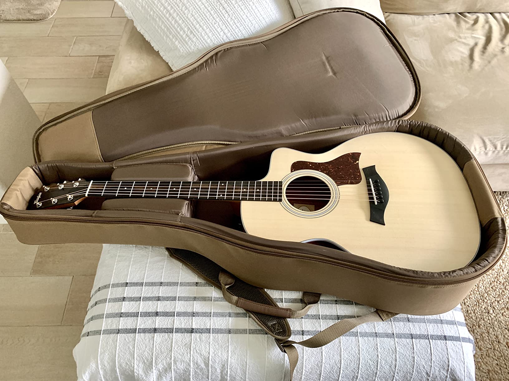 Taylor 214ce-K Acoustic-electric Guitar - Natural customer photo 1