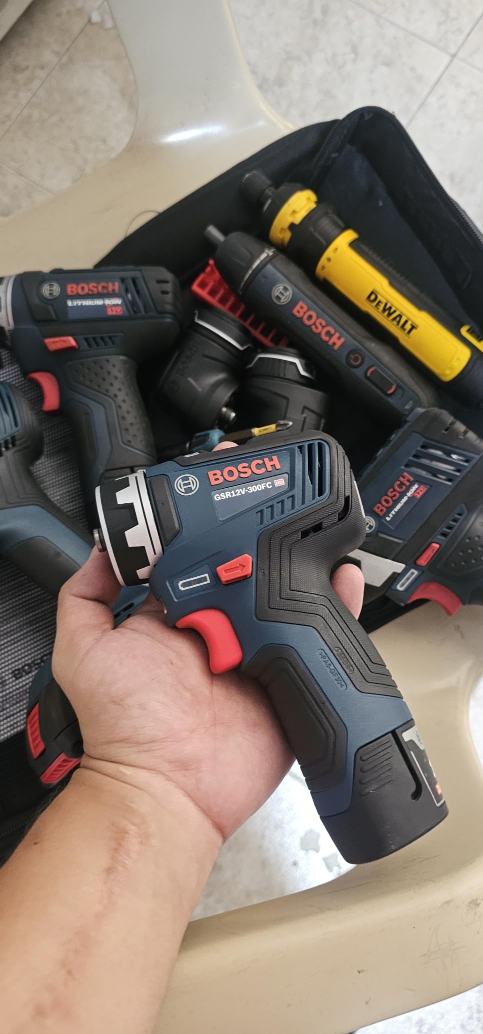 Bosch GSR12V-300FCB22 12V Max Drill/Driver with 5-In-1 FlexiClick System with (2) 2.0 Ah Batteries customer photo 2