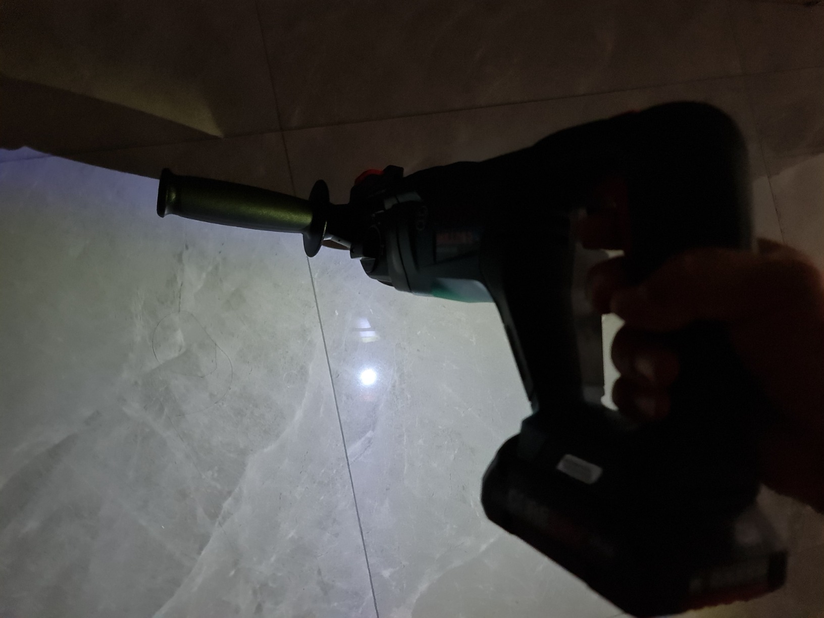 Bosch GBH18V-26DK25 18V EC Brushless SDS-plus Bulldog 1 In. Rotary Hammer Kit with (2) CORE18V 4 Ah Advanced Power Batteries customer photo 1
