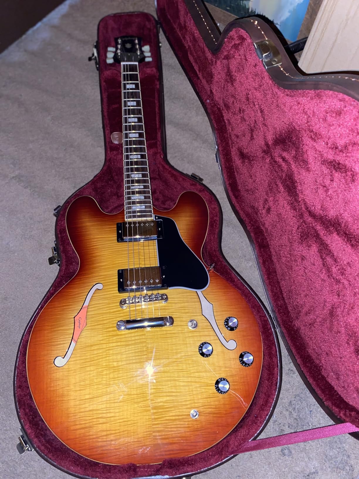 Epiphone ES335 Figured Top Semi Hollowbody, Raspberry Tea Burst customer photo 2