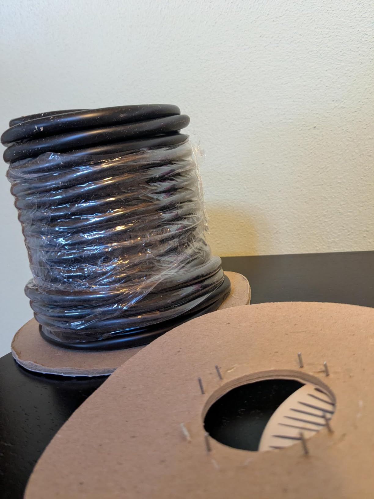 Monoprice Speaker Wire - CL2 Rated, 2-Conductor, 14AWG, PVC Jacket, 99.9% Oxygen-Free Pure Bare Copper, 50 Feet customer photo 1