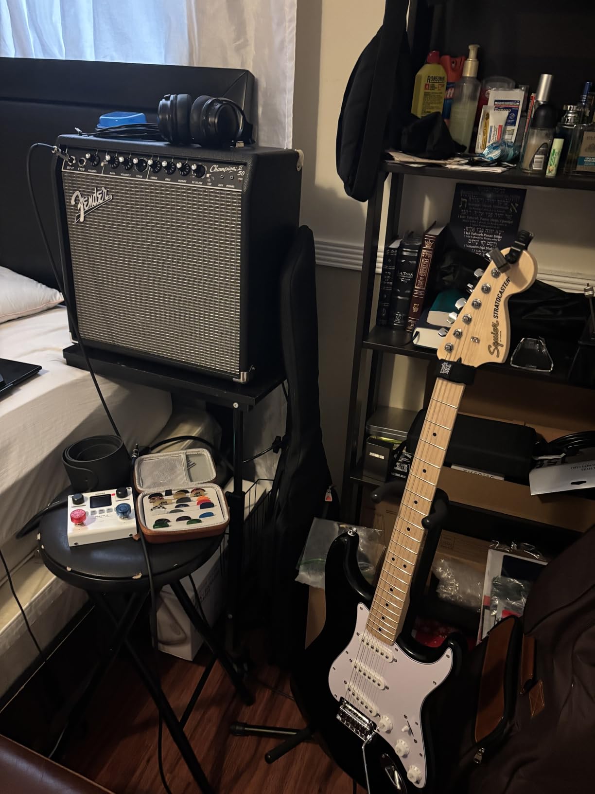 Squier Affinity Series Stratocaster Electric Guitar, with 2-Year Warranty, 3-Color Sunburst, Laurel Fingerboard customer photo 1