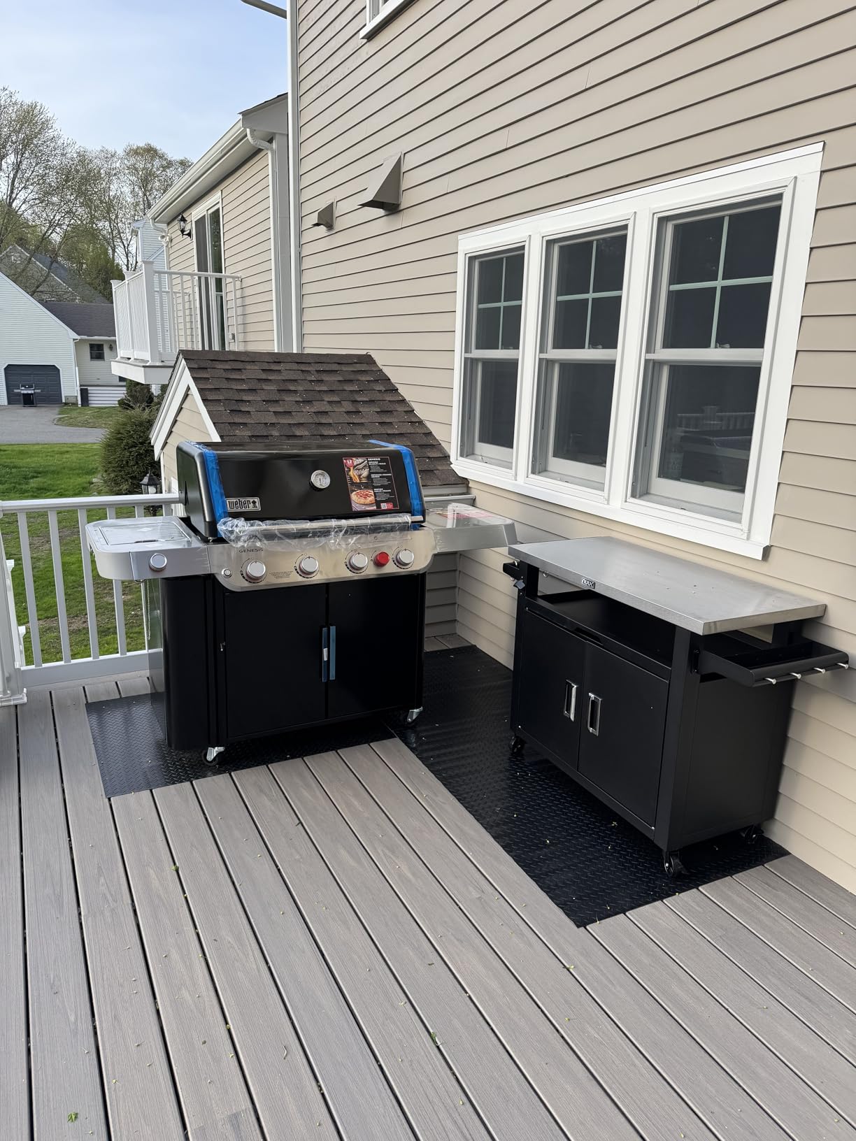 Weber Genesis E-435 Liquid Propane Gas Grill for Outdoor Cooking, 4 Burners and 1 Side Burner, Black - Porcelain-Enameled Cast-Iron Grates, PureBlu Burners & Sear Zone customer photo 1