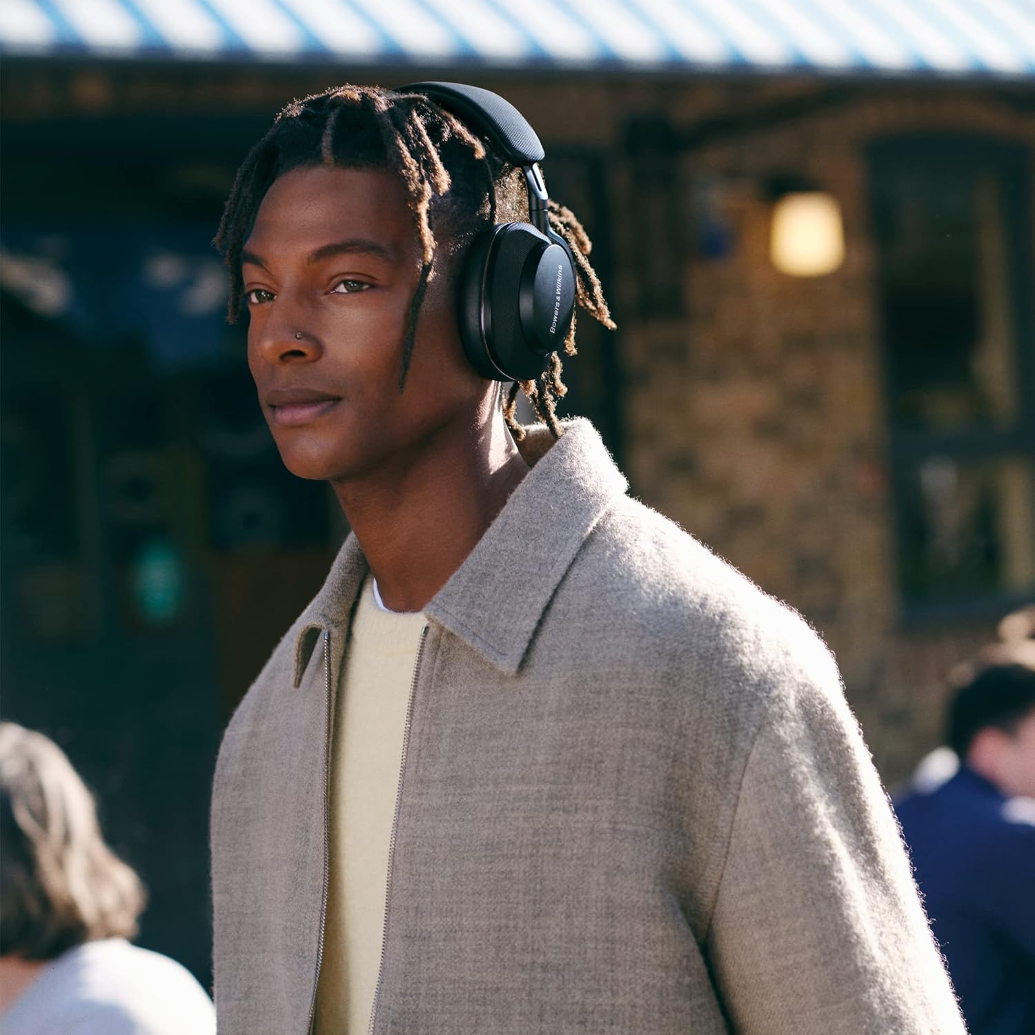 Bowers & Wilkins Px7 S2 Over-Ear Headphones - Advanced Noise Cancellation, Technical Fabrics, 30-Hour Battery Life, 15-Min Quick Charging, Black customer photo 2