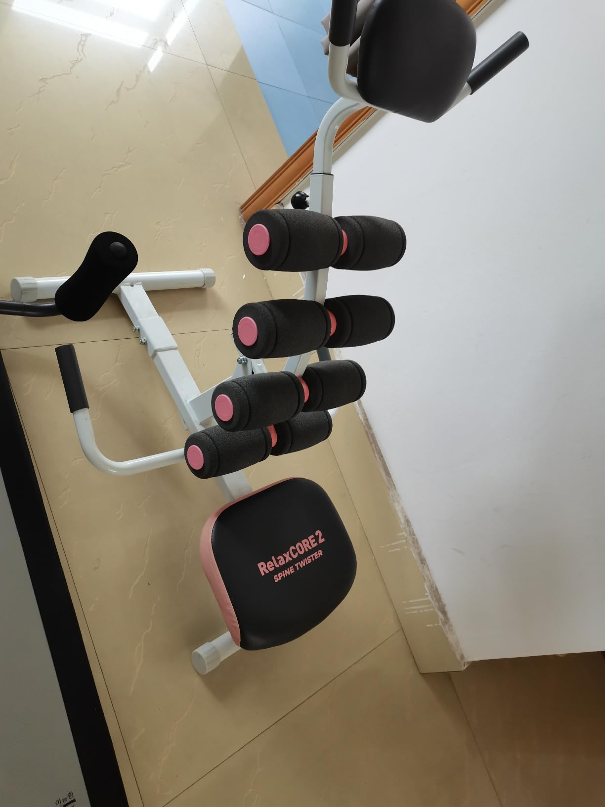 seanleecore Inversion Table for Back Pain Relief - 350lbs Capacity, Improve Posture and Spinal Health - Ideal for Home and Gym Use customer photo 2
