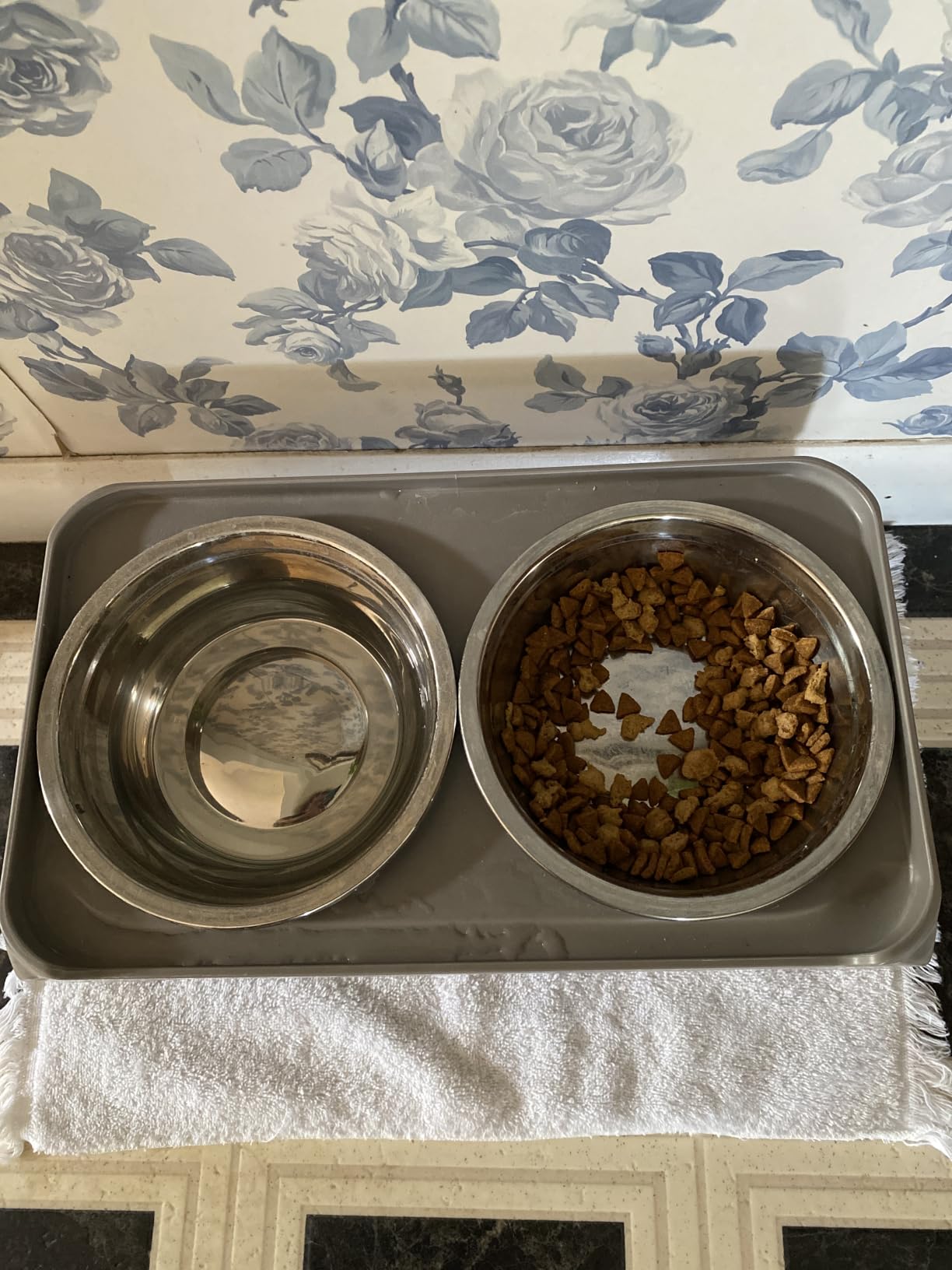 COMESOON Elevated Dog Bowls, 4 Height Adjustable Raised Bowl Stand with 2 Thick 50oz Stainless Steel Food Bowls Non-Slip Feeder Adjusts to 3.7