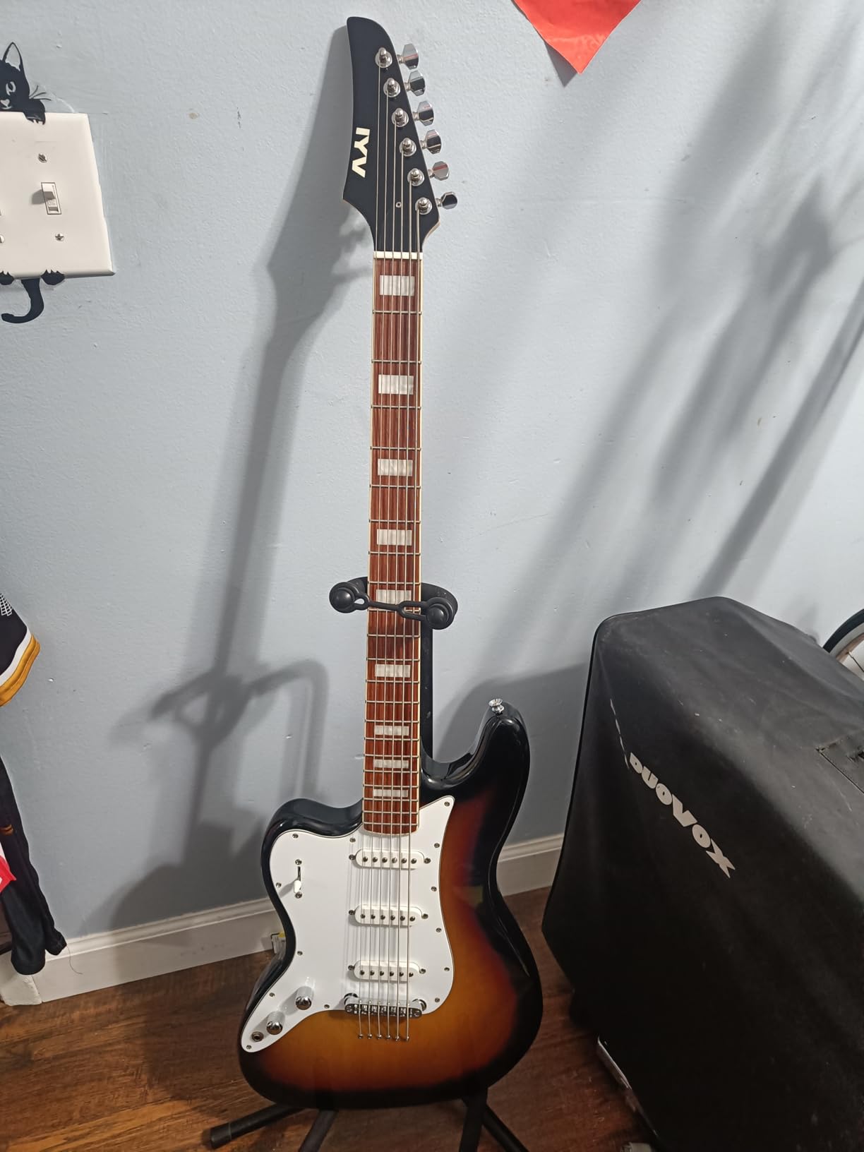 IYV-IS6-200 LH, 6 String Solid Body Baritone-Style Electric Guitar, 3T Sunburst, Left hand customer photo 1