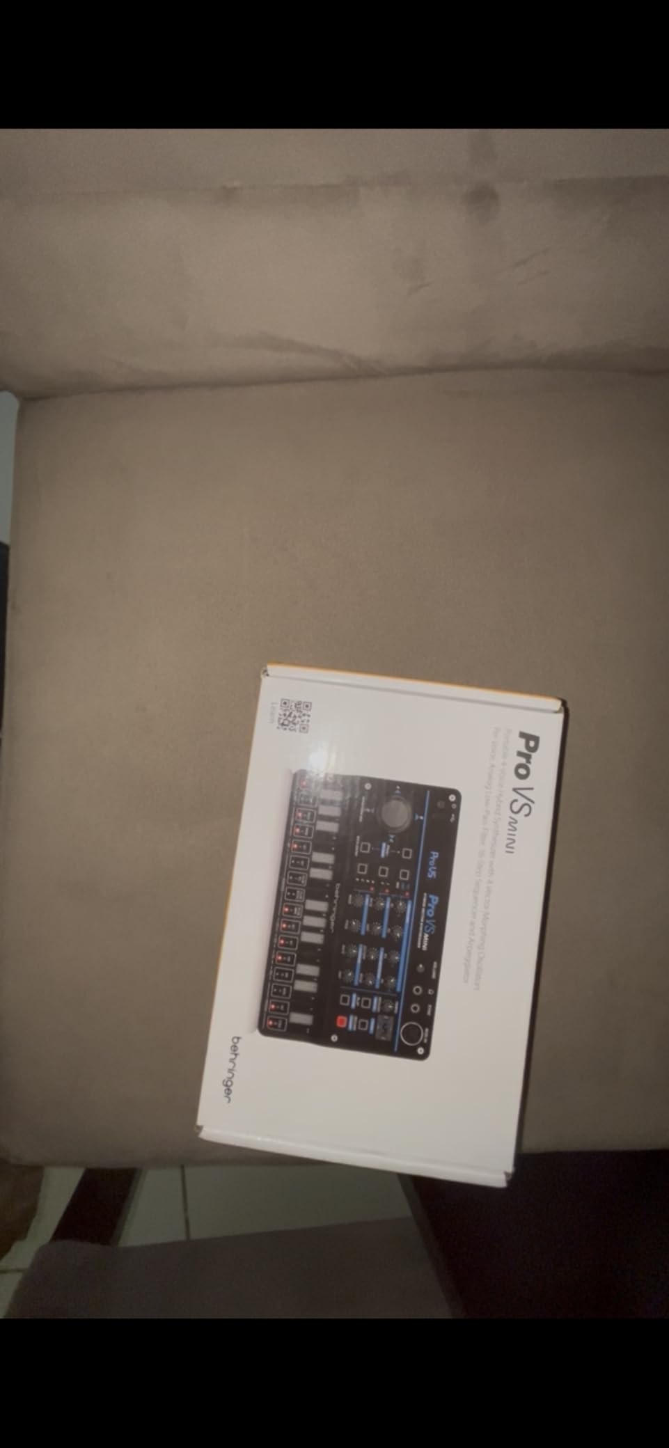 Behringer Pro VS Mini Portable 5-Voice Hybrid Synthesizer with 4 Vector Morphing Oscillators Per Voice, Analog Low-Pass Filter, 16-Step Sequencer and Arpeggiator customer photo 1