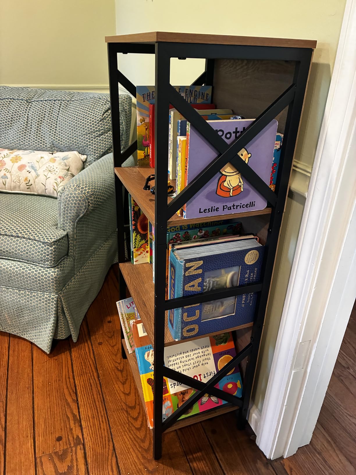 MNEETRUNG Small Bookshelf, 3 Tier Industrial Shelf with Metal Frame and Backboard, Low Rustic Brown Book Shelf, Small Bookcase for Small Spaces,Bookshelf for Living Room, Bedroom & Home Office customer photo 1