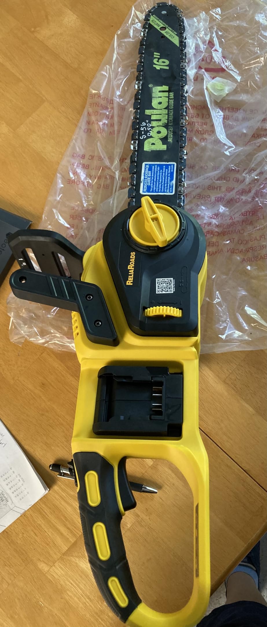 ReliaRoads 16-Inch 40V Brushless Cordless Chainsaw for DeWalt 20V MAX | 54 FT/S, 2 HP Brushless Power, Requires 2 Batteries, Tool-Free Tensioning, Auto-Oiling, Chain Brake, Batteries Not Included customer photo 1