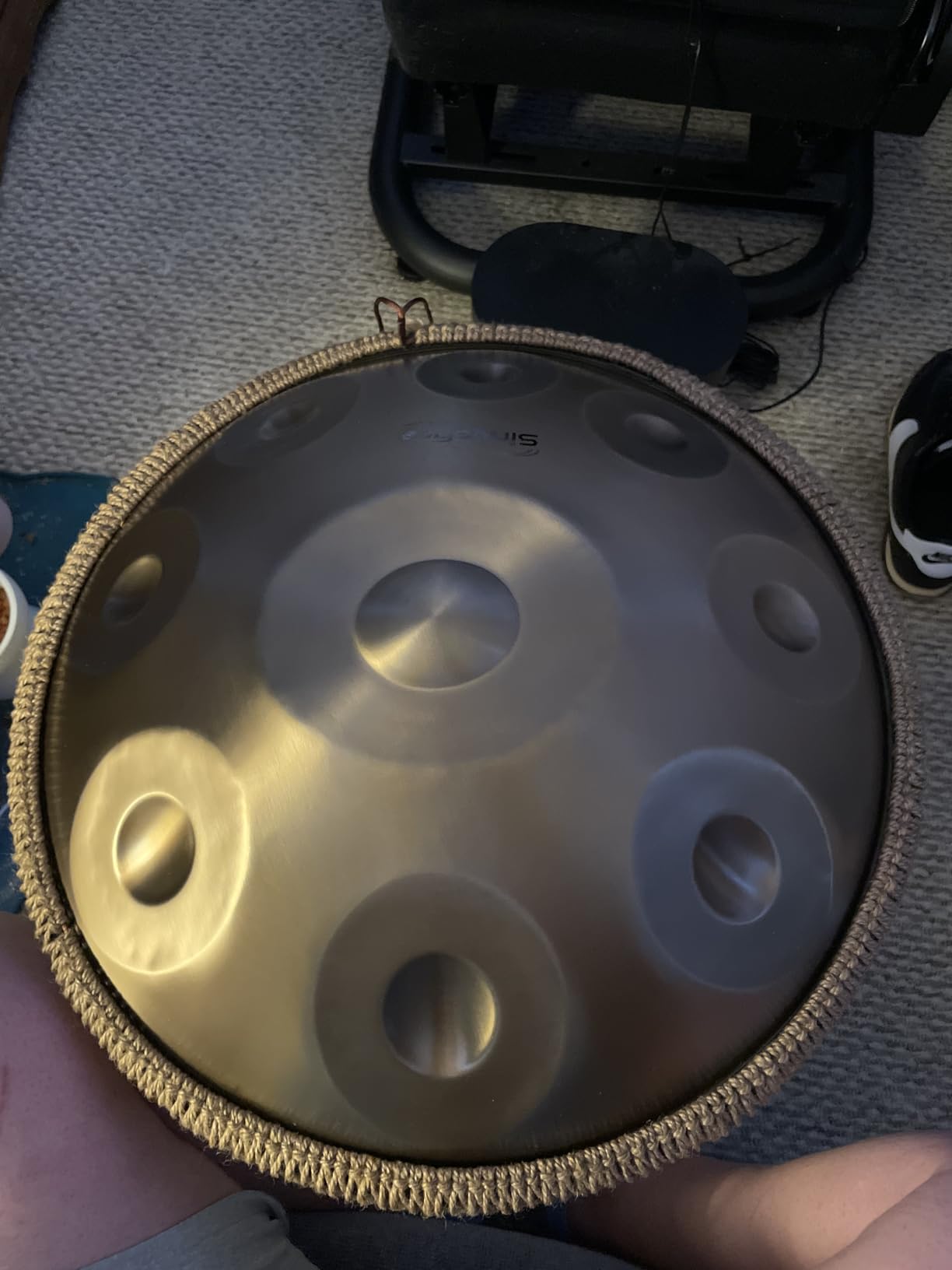 SINGOFIRE 12-Notes Handpan Drum, Handpan Drums for Adults, 22-Inch 440Hz D Minor Kurd, HandPan Instrument with Soft Handpan Bag, 2 Mallets, Handpan Stand and Dust-Free Cloth (Gold) customer photo 1
