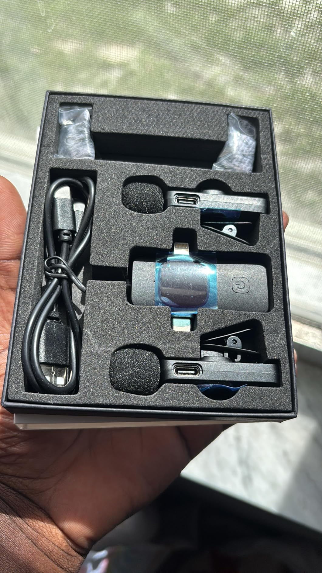 PQRQP 3 in 1 Professional Wireless Lavalier Microphone for iPhone/Android/Camera, Wireless Microphones, Mini Microphone, Crystal Clear Sound Quality for Recording, Live Streaming, Clips-Elegant Black customer photo 2