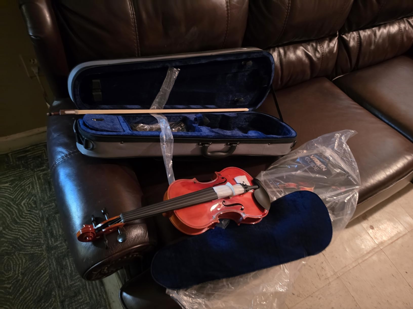 AKLOT Handcrafted Full Size Violin: Solid Wood Glossy Fiddle, Acoustic Beginner 4/4 Violin Kit with Hard Case, Lesson Book, Bow, Shoulder Rest, Extra Strings, Tuner, Fretboard Stickers customer photo 1