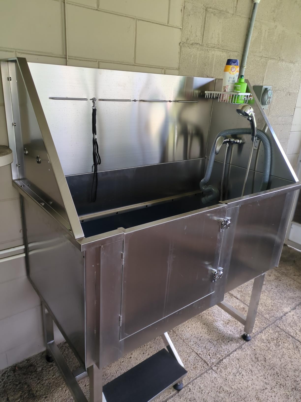 VEVOR Stainless Steel Dog Washing Station, Professional 50 inch Pet Grooming Tub w/Stairs, PE Water Filter Board, Faucet & Showerhead & Soap Holder Bathtub for Large & Medium & Small Pets (Left Door) customer photo 2