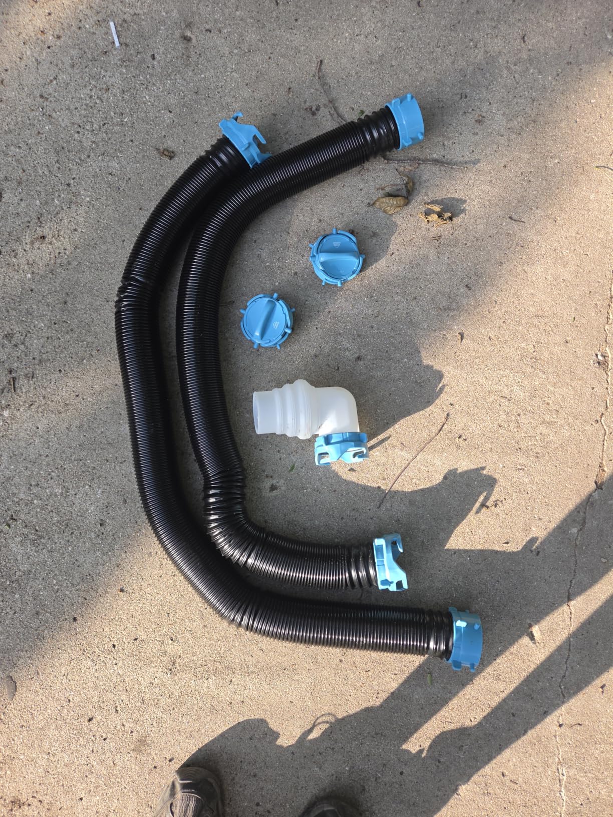 Amazon Basics RV Sewer Hose Kit, 20 ft, Black customer photo 1