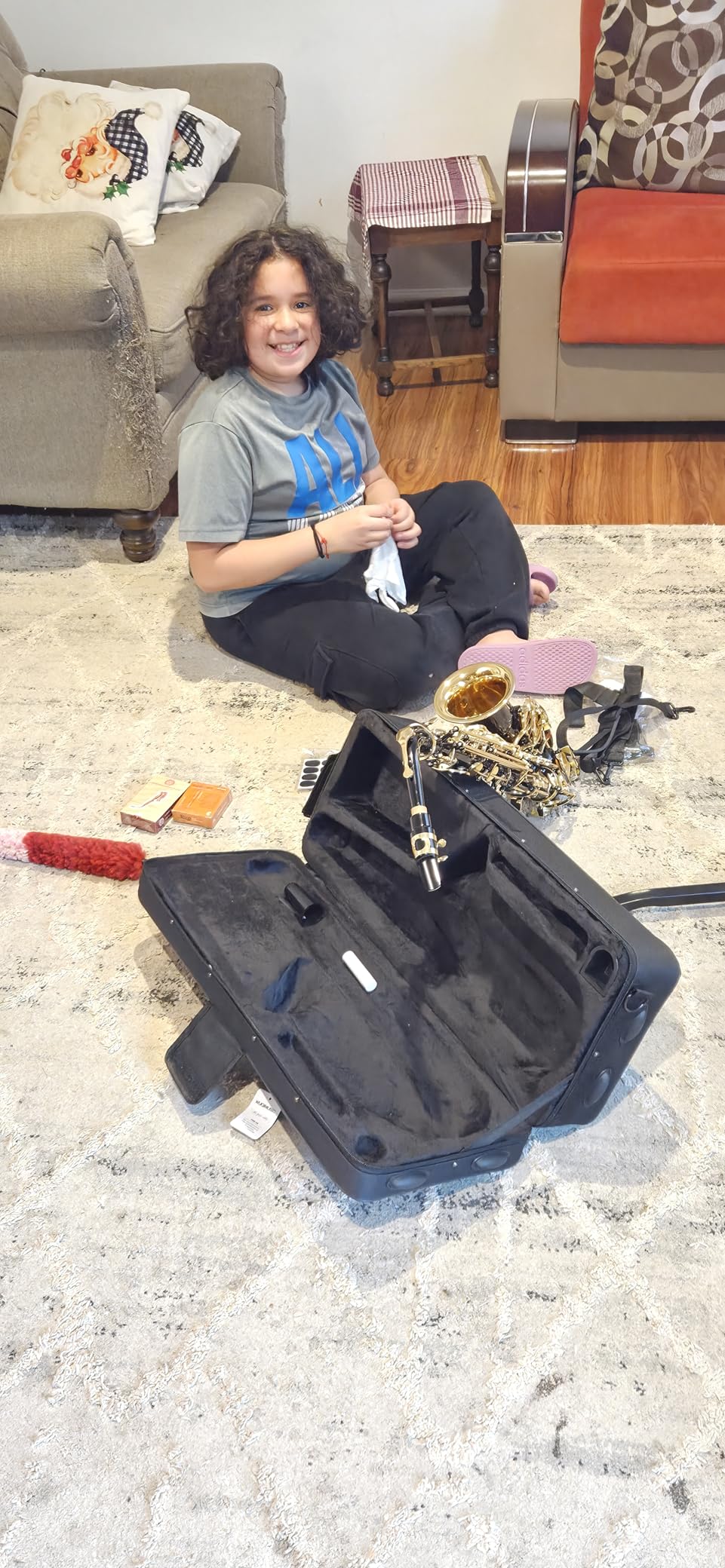 Tenor Saxophone Complete Kit w/Case, Mouthpiece, 10pc Reeds, Professional B Flat Tenor sax, Gold Brass Lacquer, Rich, Warm Tone for Jazz & Classical, Ideal for Students to Pros (Golden) customer photo 1