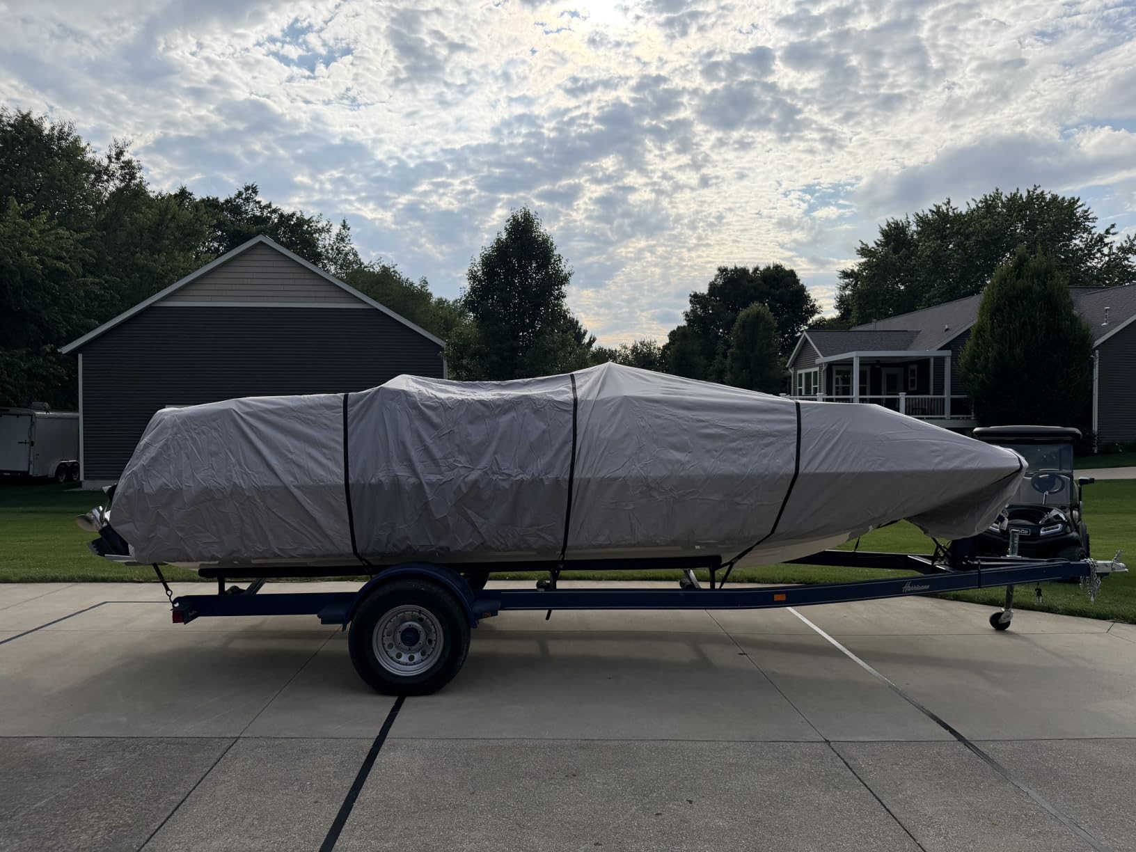 KAKIT Boat Cover, 1400D Oxford Heavy Duty Waterproof Trailerable Cover with 8 Metal Buckles and 12 Adjustable Tightening Straps, for Pontoon/Deck Boat(21'-24'Long, Beam Width up to 102
