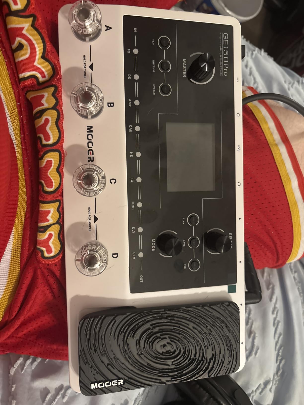 MOOER GE150 Pro Li Black Guitar Amp Modeler & Multi-Effects, 9H Battery Powered, 200 Presets & 170 Effects, NAM & MNRS Support, 55 Amp Models, 26 Cab Sims, 20 IR Slots, OTG Recording, 4-Footswitch customer photo 1