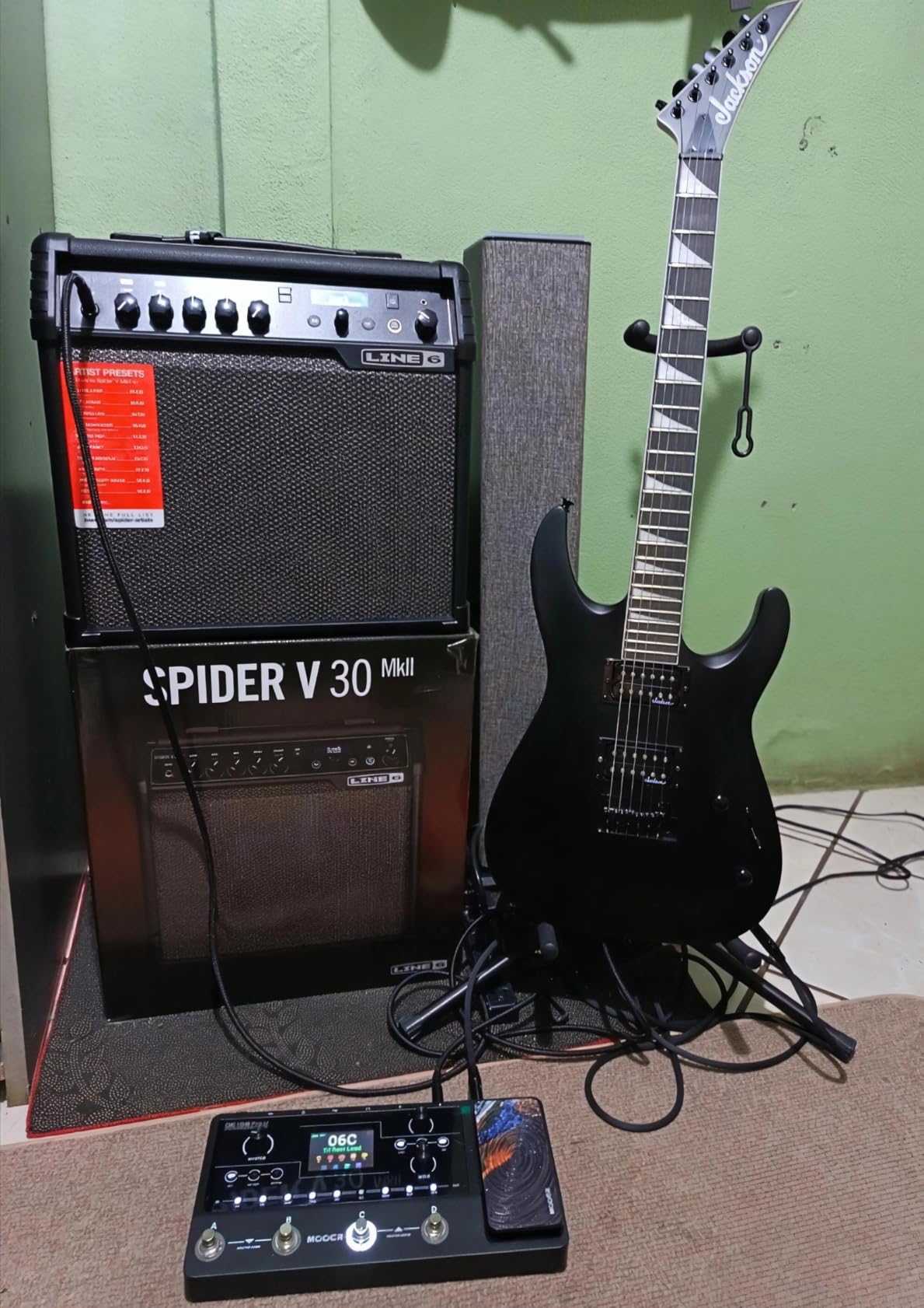 MOOER GE150 Pro Li Black Guitar Amp Modeler & Multi-Effects, 9H Battery Powered, 200 Presets & 170 Effects, NAM & MNRS Support, 55 Amp Models, 26 Cab Sims, 20 IR Slots, OTG Recording, 4-Footswitch customer photo 2