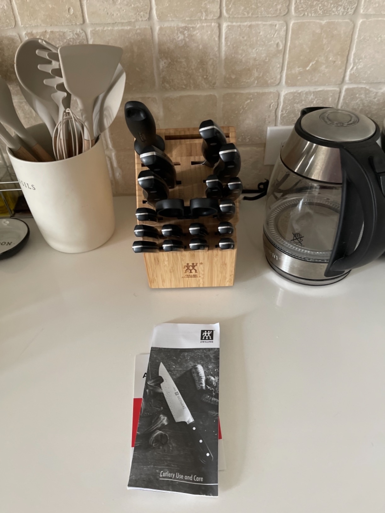 ZWILLING Twin Signature 15-Piece Razor-Sharp German Knife Block Set, Made in Company-Owned German Factory customer photo 2