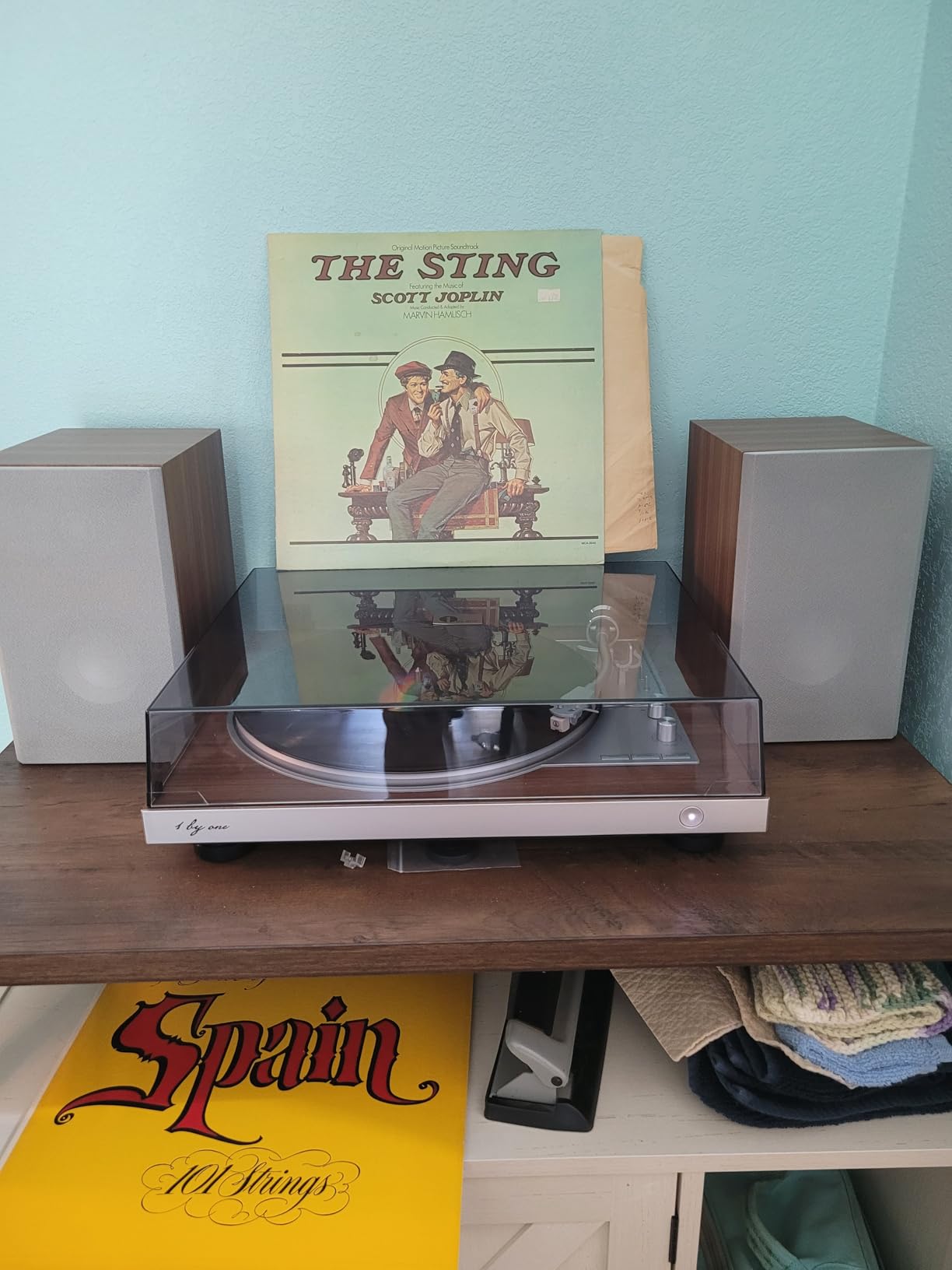 1 BY ONE Fully Automatic Record Player, HiFi Vinyl Turntable with Automatic Repeat Function, Bookshelf Speakers, Remote Control, Built-in Phono Preamp & DSP, AT-3600L Cartridge, Belt Drive 2-Speeds customer photo 1
