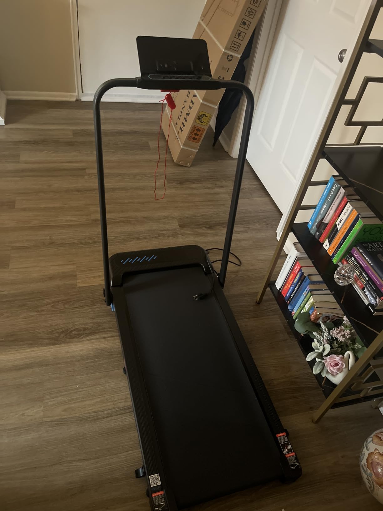WELLFIT Folding Treadmill for Home, Walking Pad with Incline and Handle Bar | 320+lbs Capacity, Under Desk Treadmill for Home Small Office, Low Noise Treadmills with Smart Voice Control customer photo 1