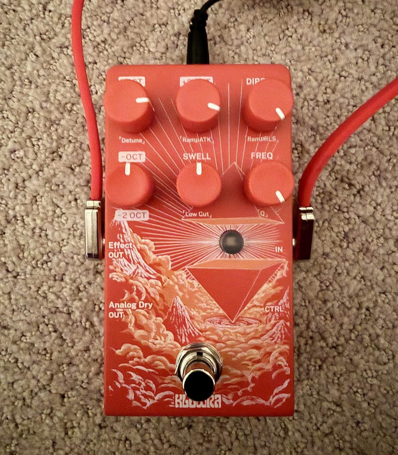 Verdict Polyphonic Octave Pedal for Guitar & Bass - Pitch Shifter with Synth, Organ & Cello Emulation customer photo 1