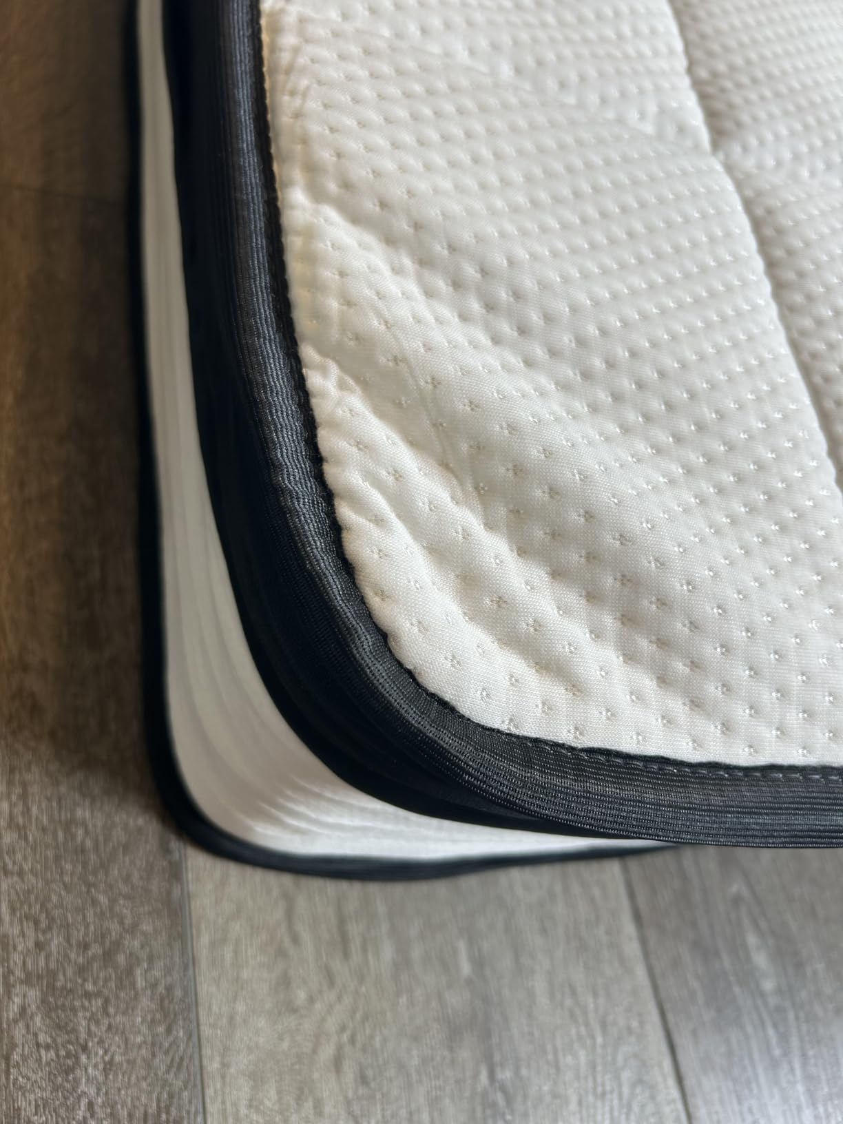 LETMOON 14 Inch California King Mattress, Hybrid Cal King Mattress in a Box, Ultra Thick Multi-Layer Foam & Pocket Spring Mattress, Quiet Motion Isolation Ergonomic Mattress for Luxury Master Bedroom customer photo 2