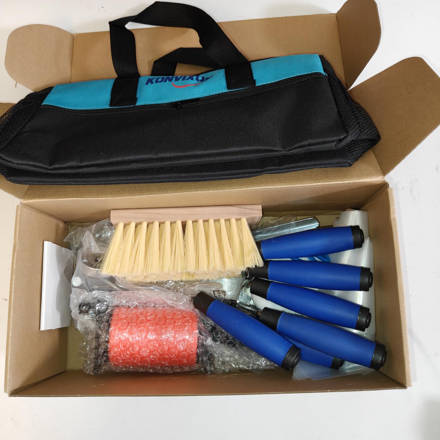 17PCS Masonry Hand Tools Set for Concrete & Bricklaying | Philadelphia/Margin/Gauging/Tuck Pointing/2 Pointing Trowels, Skate Raker, Jointer, Brush, String Line, 5 Mortar Bags, Tool Bag customer photo 1