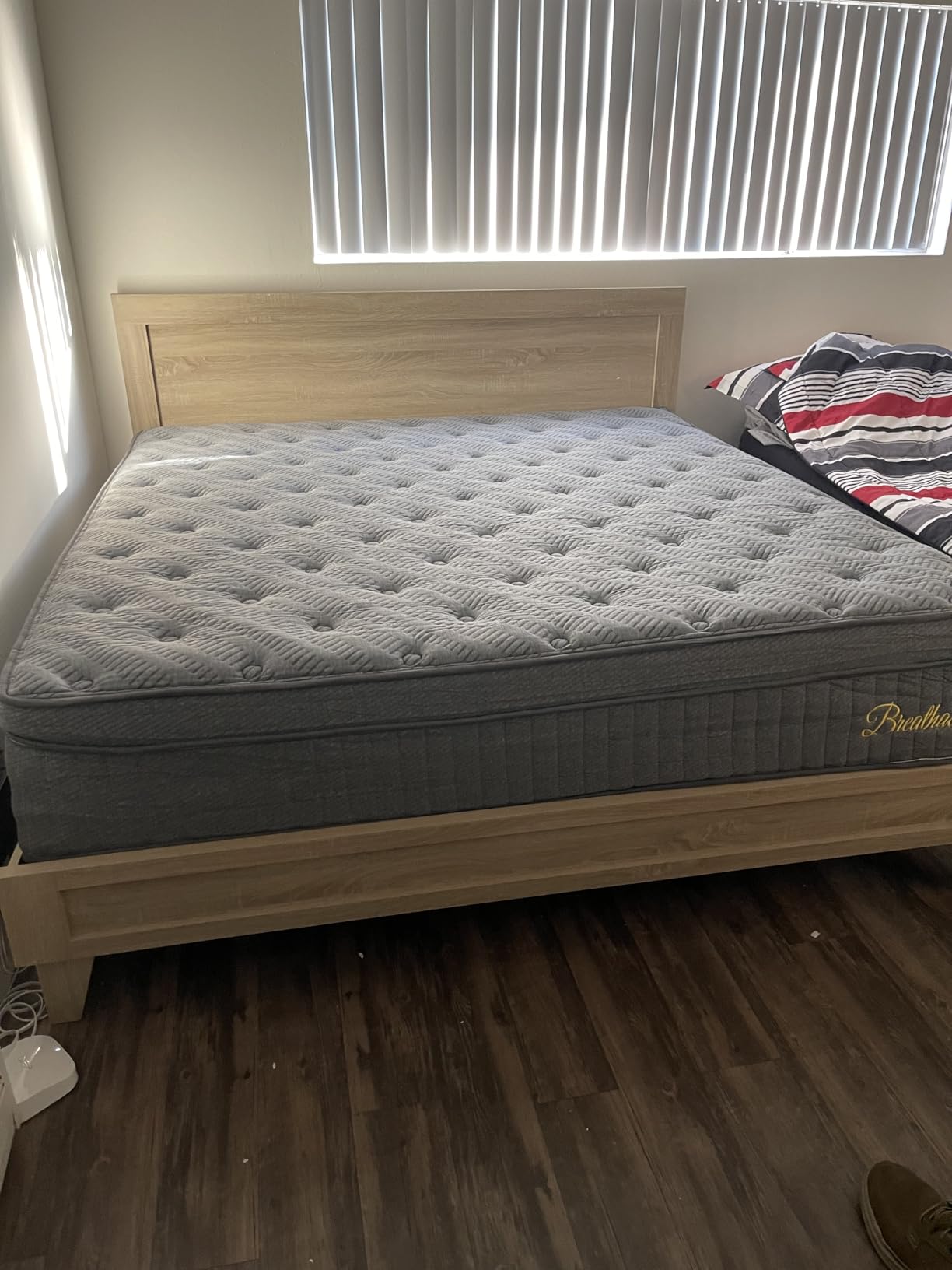inight 14 Inch King Hybrid Mattress, Medium Firm, Cooling Foam Pocket Coil | Supportive medium-firm feel; the spine stays aligned with less pressure; breathable pocket coils sleep cooler, quiet motion customer photo 1