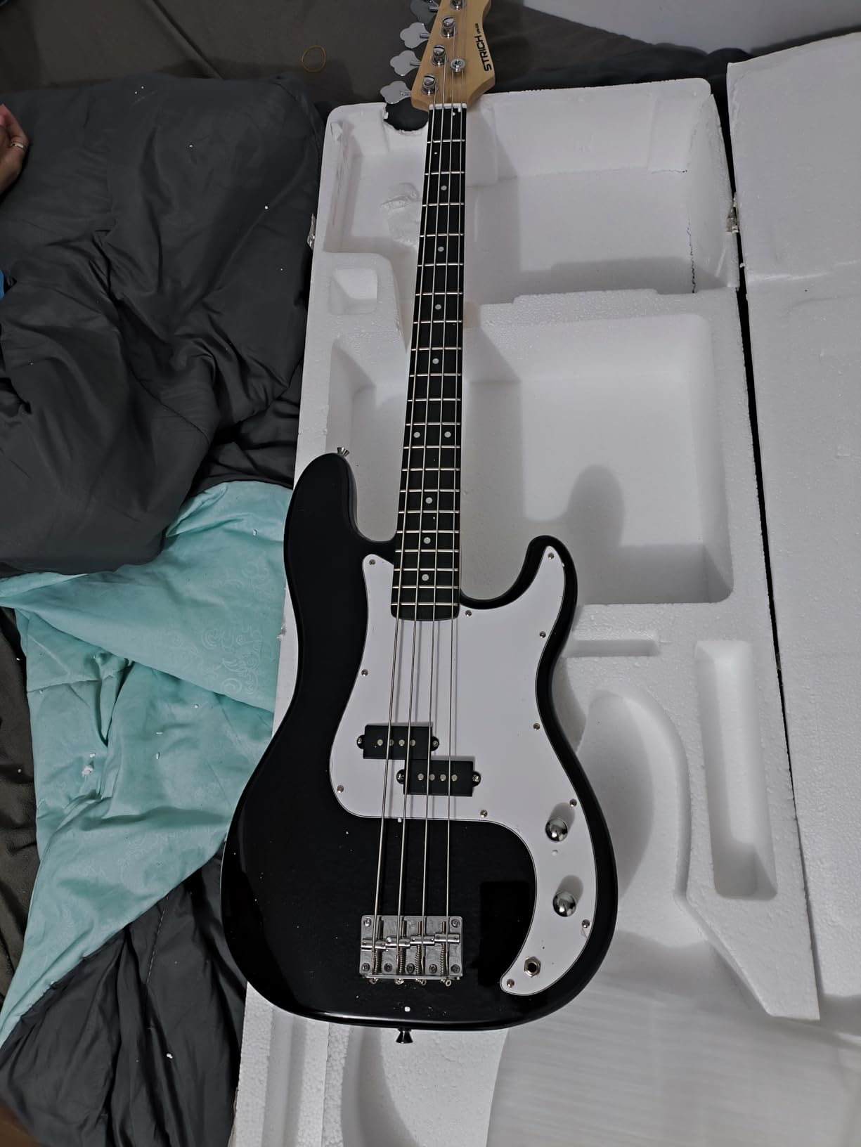 STRICH Electric Bass Guitar 4 Strings Full-Size Beginner Kit, Standard Bass for Starter with 2 x 5w Amp, Bag, Tuner, Strap, Cable, SPB-S10 customer photo 1