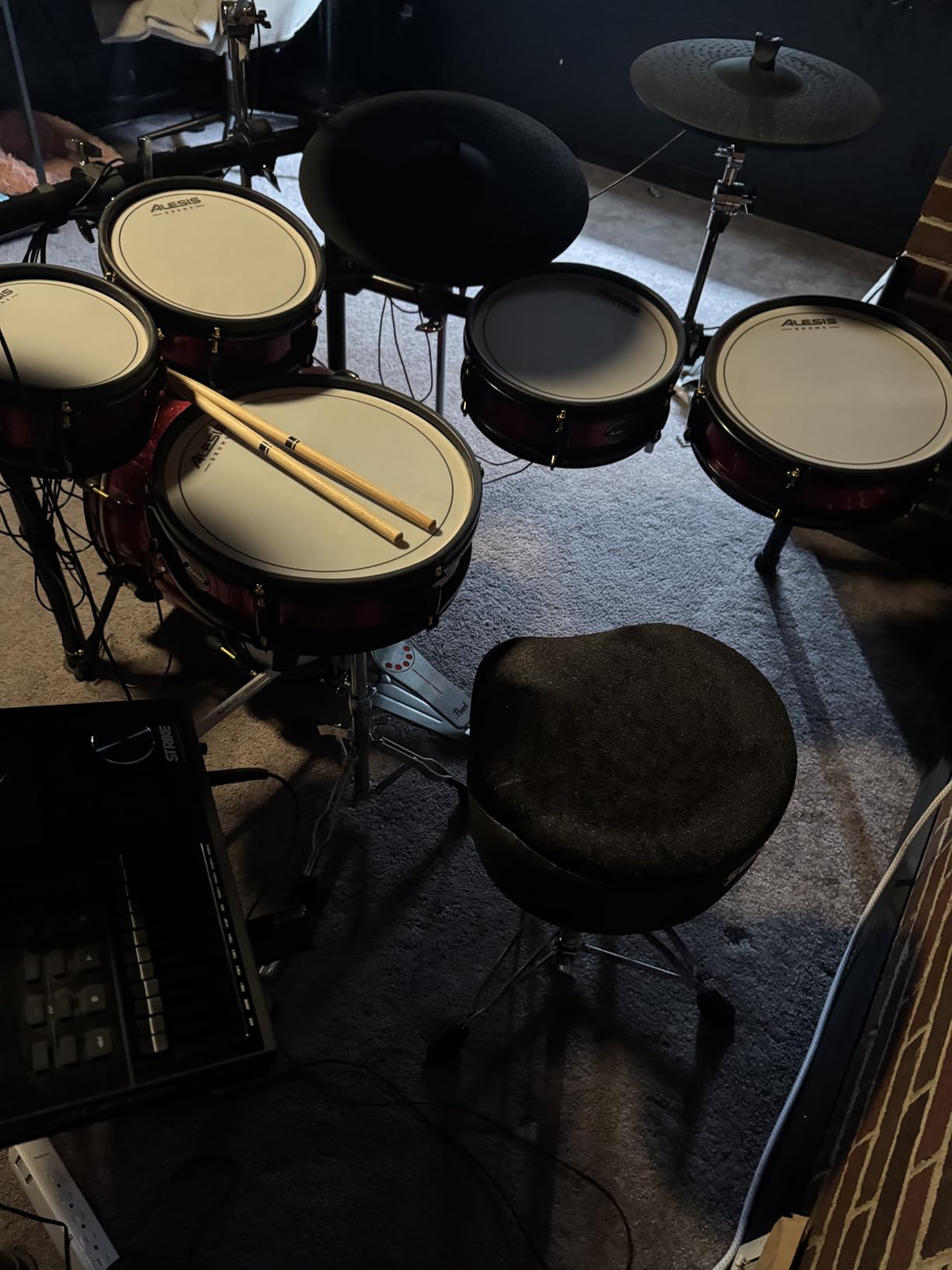 SONICAKE Saddle Drum Throne, Anti-Slip Drum Throne with Adjustable Height, Motorcycle Style Drum Stool for Adults and Drummers (Black) customer photo 2