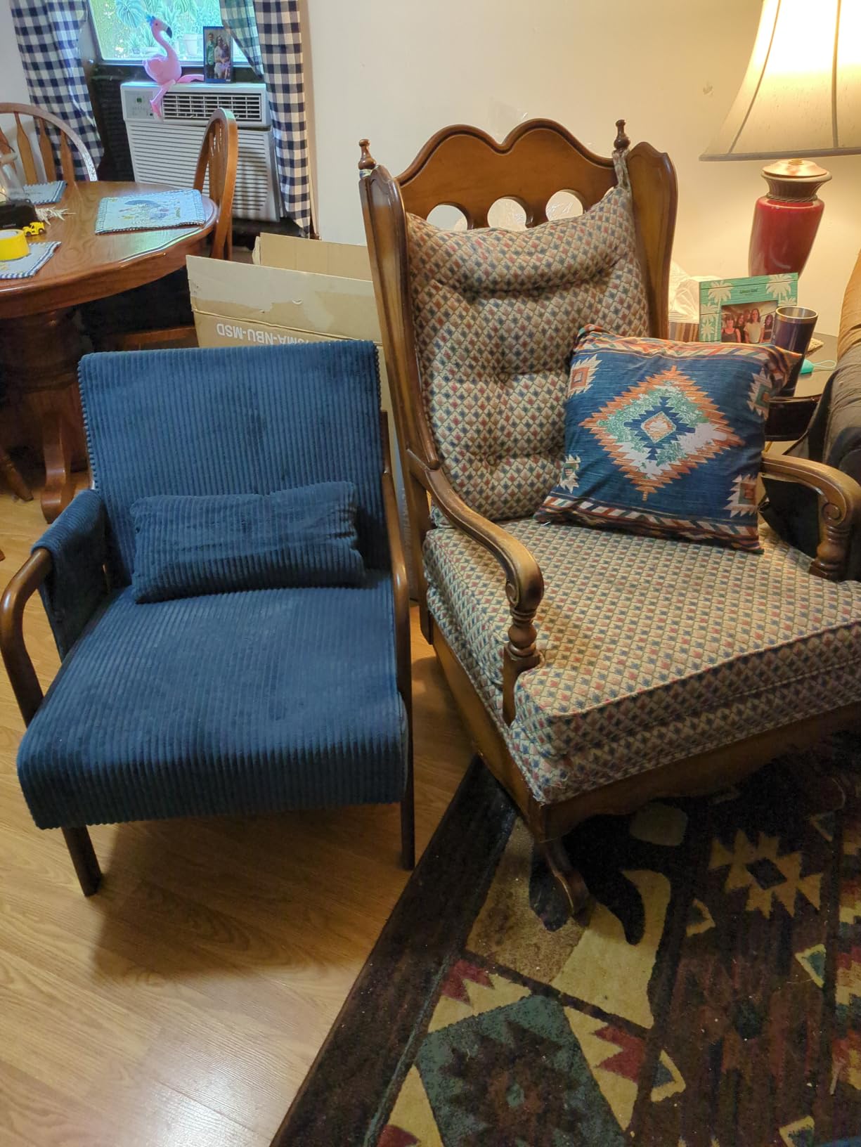 DUMOS Mid Century Modern Accent Chair, Upholstered Armchair with Lumbar Pillow and Solid Wood Frame, Comfy Reading Chair for Small Living Room, Bedroom, Guest Room, Navy Blue customer photo 1