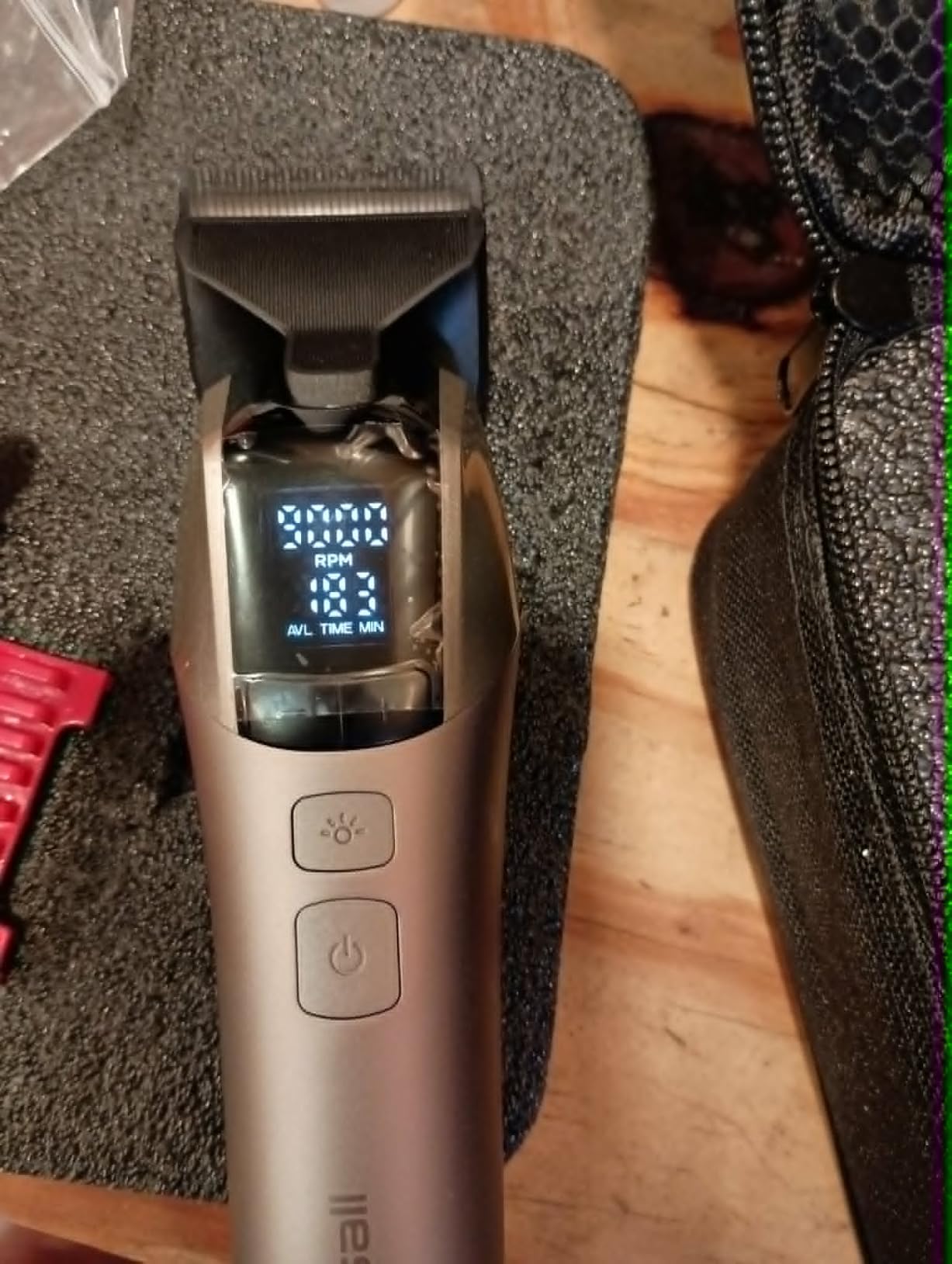 oneisall Dog Clippers for Grooming Thick Hair, Professional 9000RPM 5 Speed with 5 in 1 DLC Blade, 280min Cordless, Low Noise Dog Grooming Kit with 8 Metal Combs Carrying Case customer photo 2