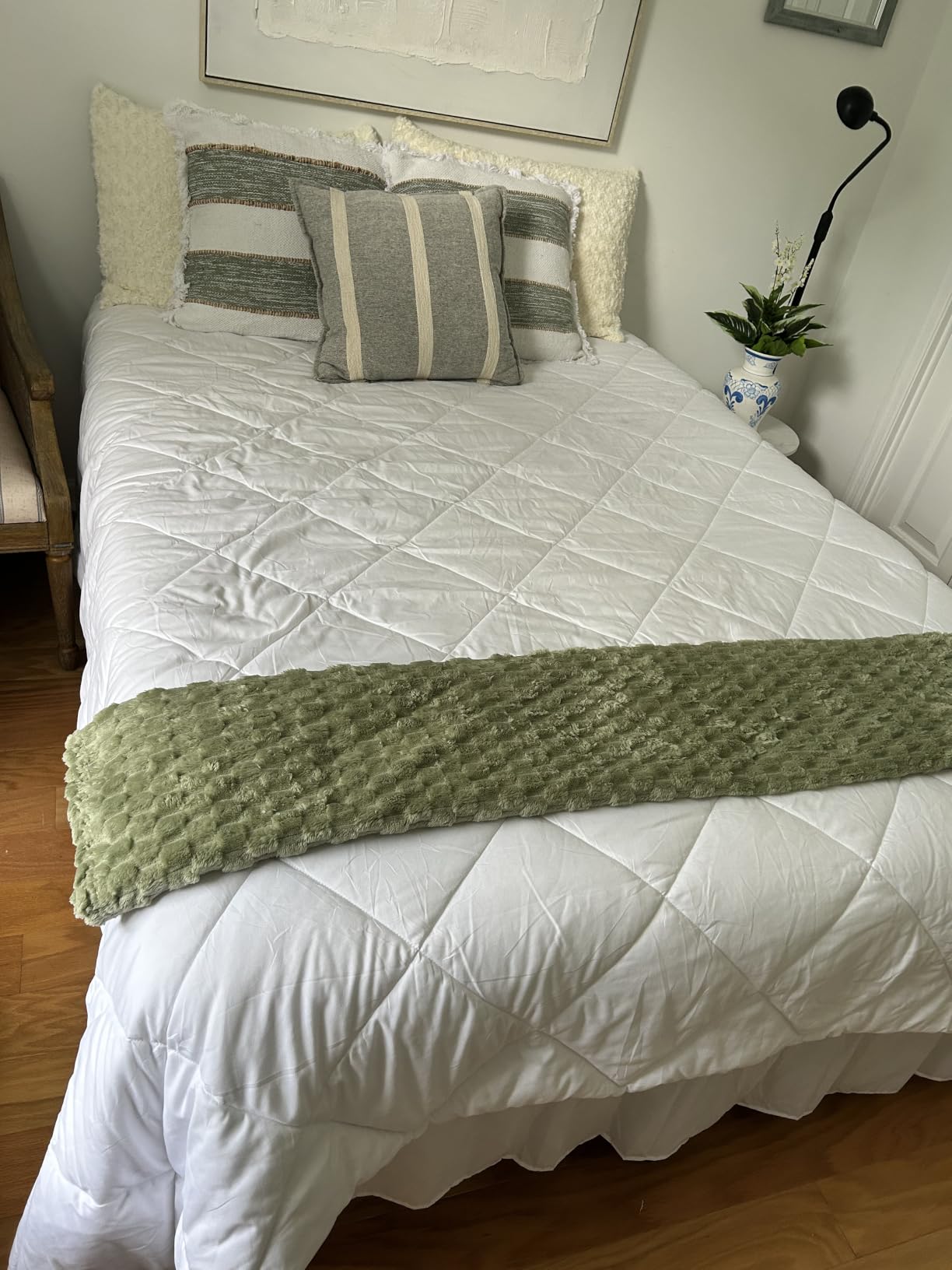 VASAGLE Full Metal Bed Frame 18 Inches Tall, 1100 lb Weight Capacity, No Box Spring Needed, with Under-Bed Storage, Easy Setup, Heavy-Duty Platform Bed, Mattress Retainers, Matte Black URMB672BD02S customer photo 1