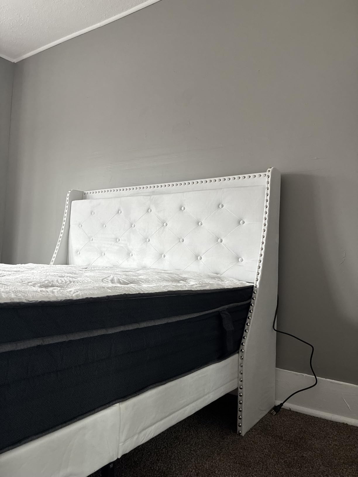 KOW California King Mattress, 14 Inch Hybrid Cal King Mattress in A Box with Cooling-Gel Memory Foam & Pocket Springs, Medium Firm, Extra Edge Support, Motion Isolation & Fiberglass Free, CertiPUR-US customer photo 1