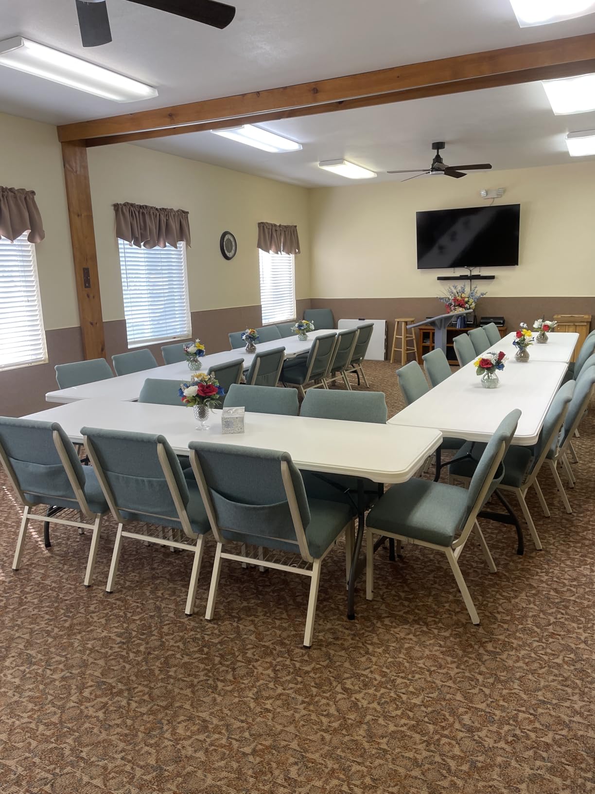 Lifetime 22980 8-Foot Commercial Folding Table, White Granite HDPE Top, Steel Frame customer photo 1